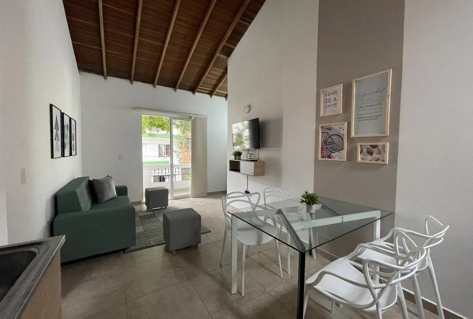 Apartamento Con Vista A Laureles 401 Medellin 0*,  Colombia